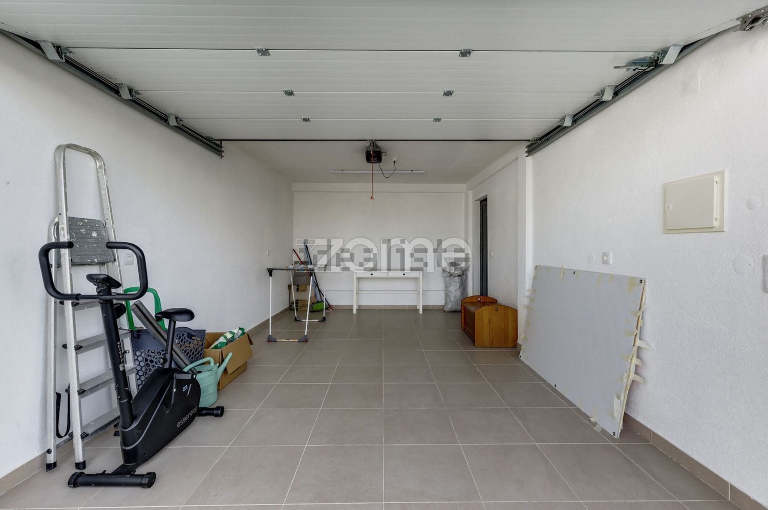 出租双拼别墅在Rua Portelas, 47 a - 停车位