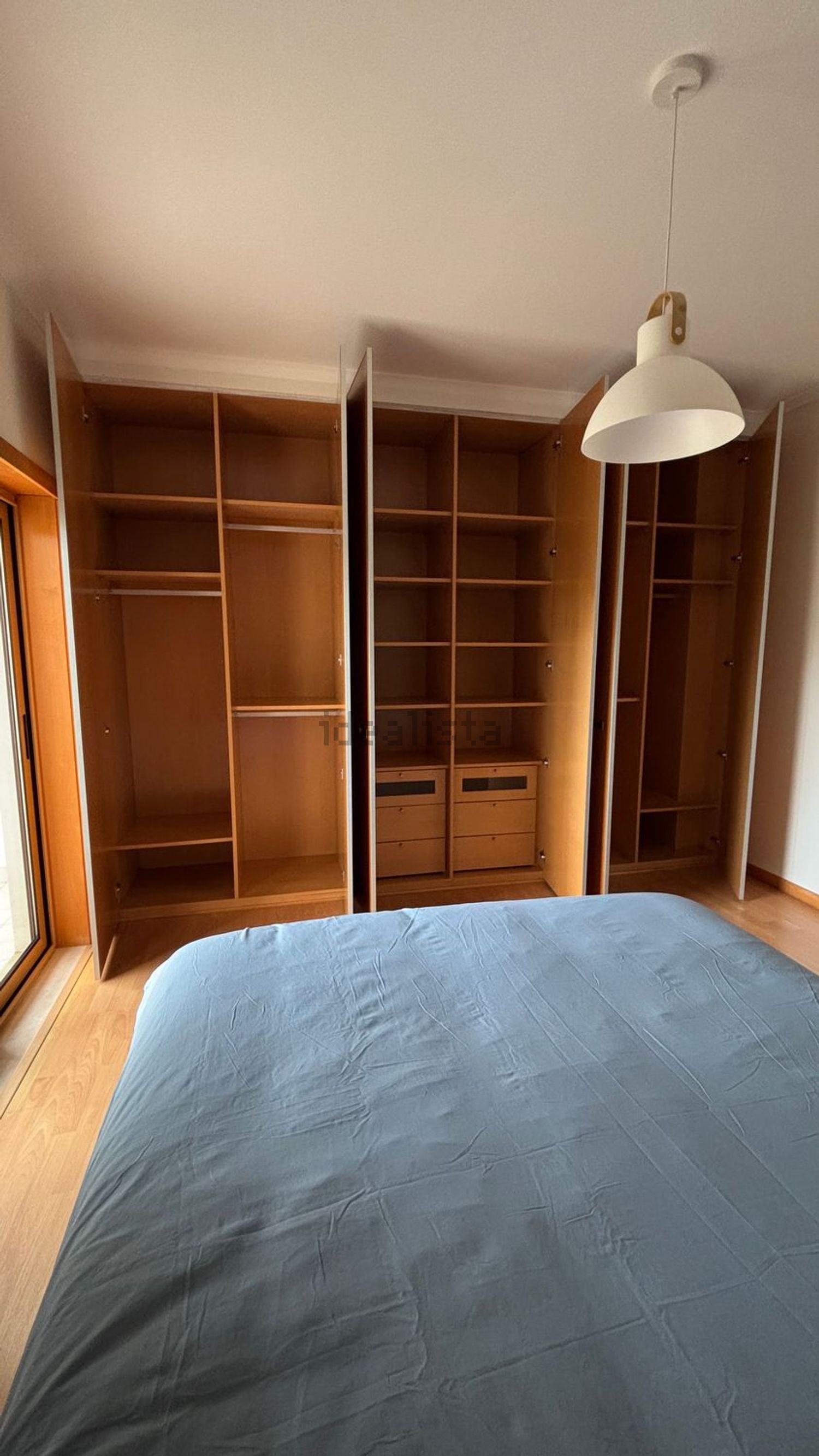 出租房间在Avenida Fernando Valle, 2 - 卧室