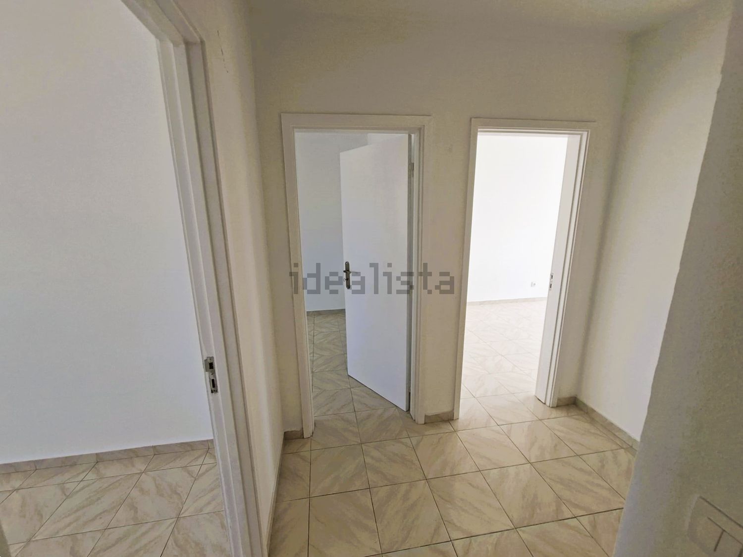 出租公寓 t4在Praceta Maria Helena Vieira da Silva - 过道