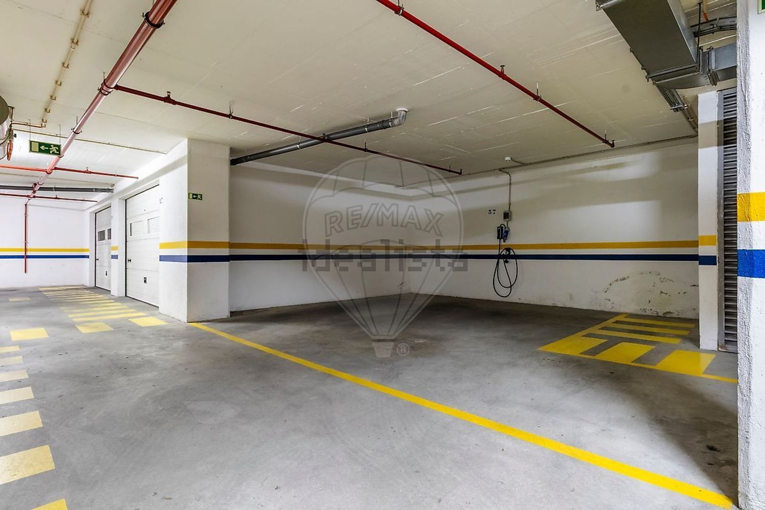 出租公寓 t2在Estrada São Bartolomeu - 停车位