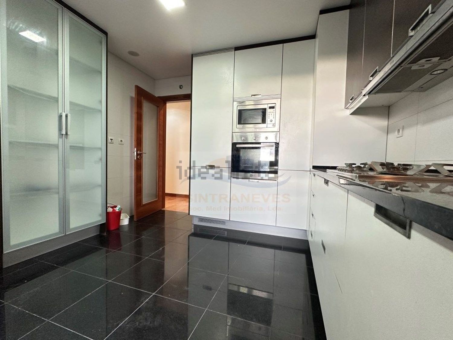 出租公寓 t4在Casal de São Brás - Vila Chã - 厨房