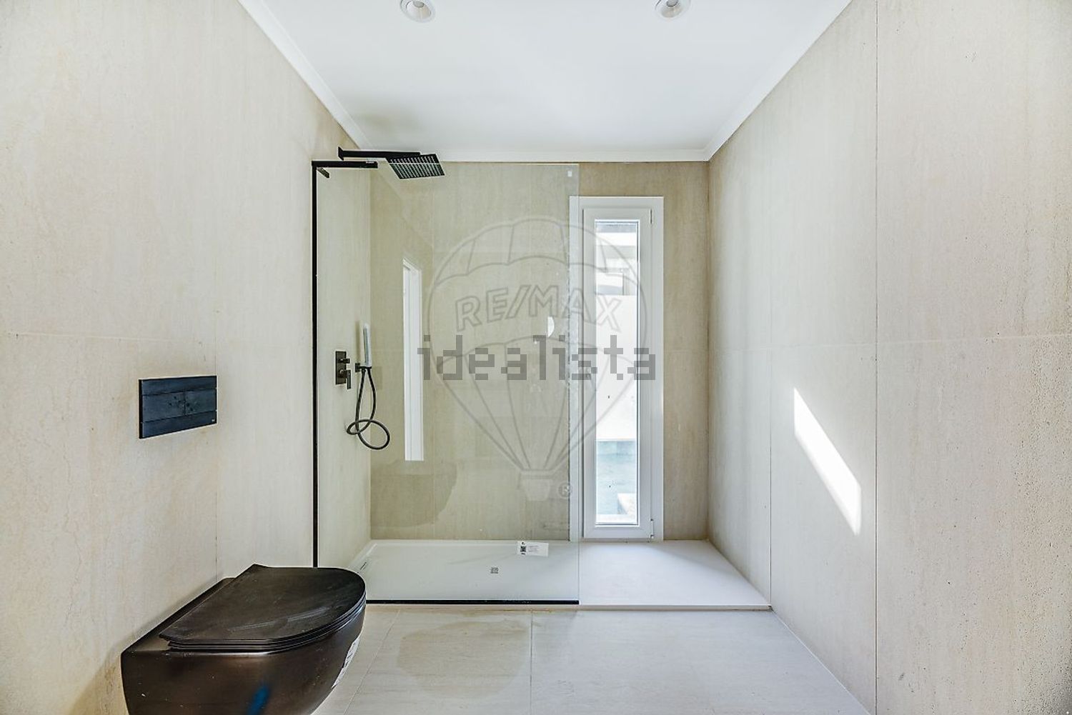 小楼房或独栋别墅出售在Rua da Cruzinha - 卫生间