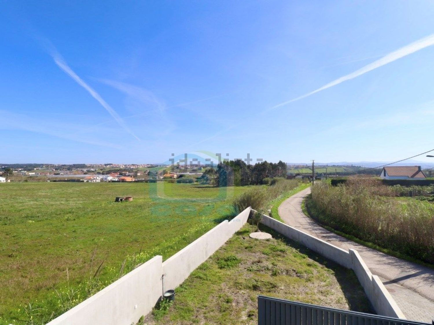 小楼房或独栋别墅出售在Rua das Flores - 花园