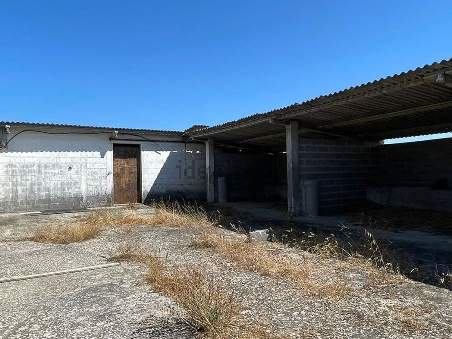 小楼房或独栋别墅出售在Palhais e Coina - 仓库