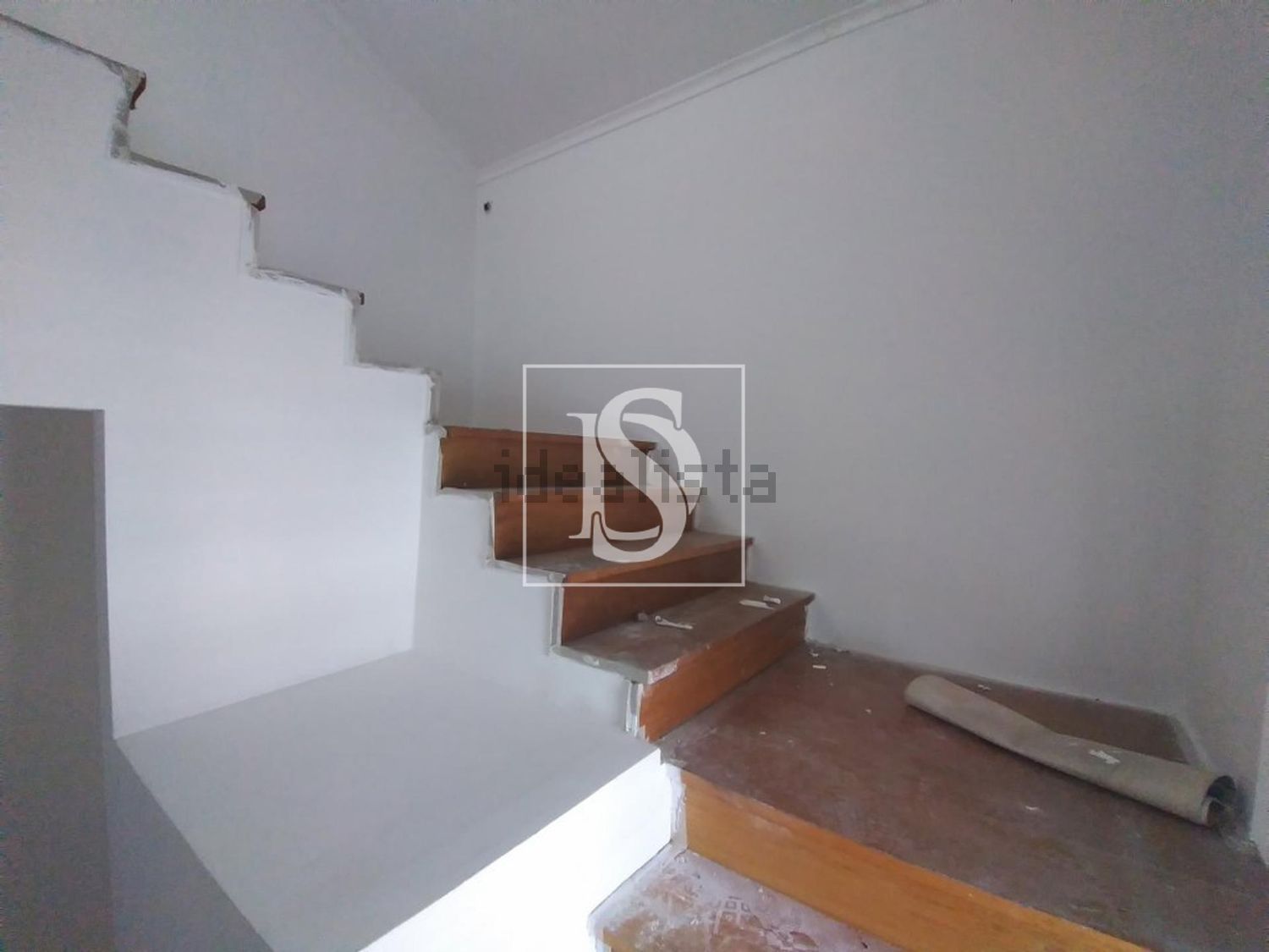 小楼房或独栋别墅出售在Rio Mouro Velho - Alto do Forte - 详情