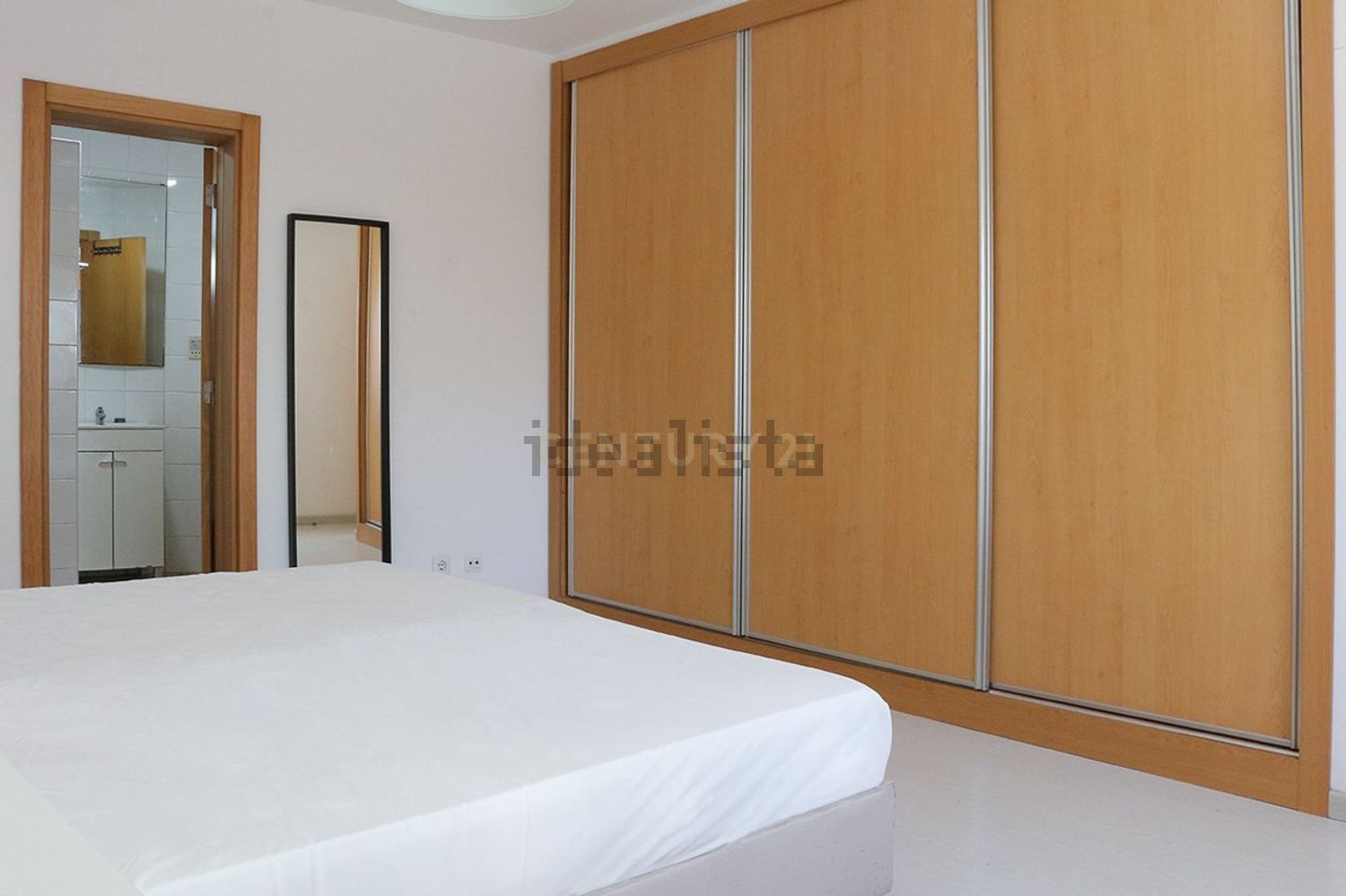 出租小楼房或独栋别墅R. Amadeu de Sousa Cardoso s/n - 卧室