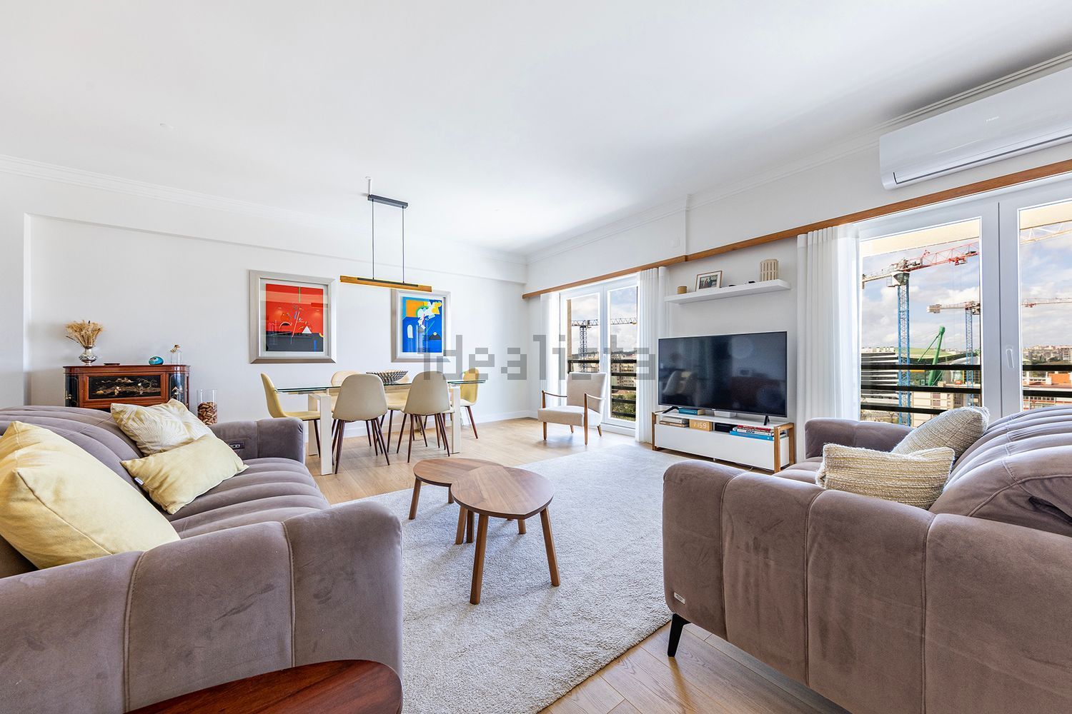 公寓 t4出售在Rua Embaixador Martins Janeira - 客厅