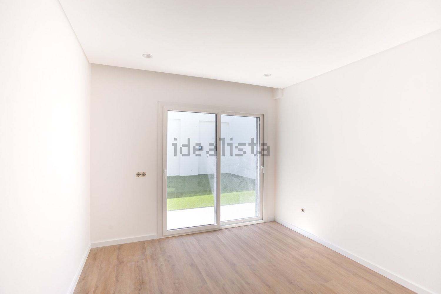 双拼别墅出售在Avenida Raul Brandão - 卧室