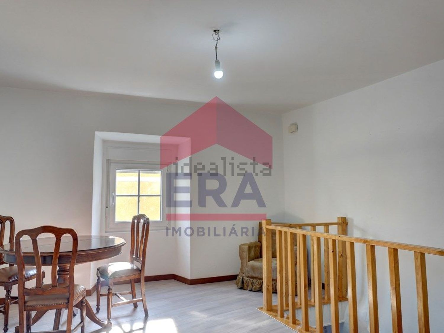 小楼房或独栋别墅出售在Rua do Meio - 客厅