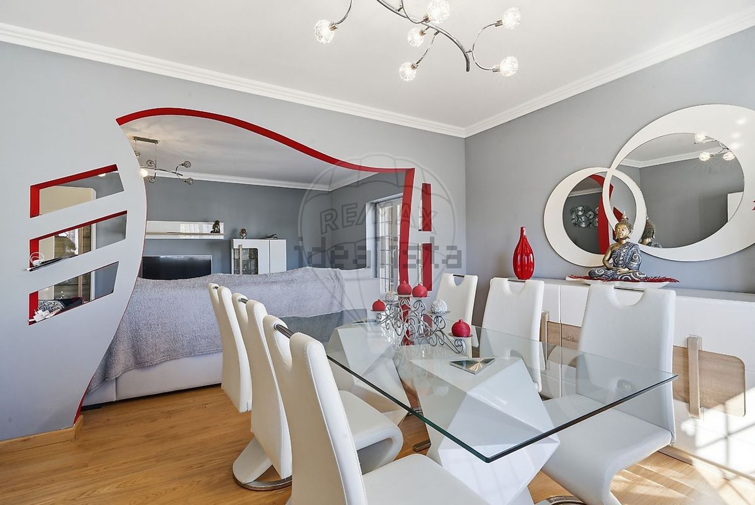 小楼房或独栋别墅出售在São Quintino - 客厅