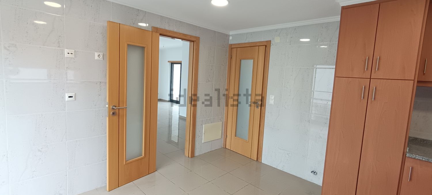 小楼房或独栋别墅出售在Rua Ferreira Soares - 过道