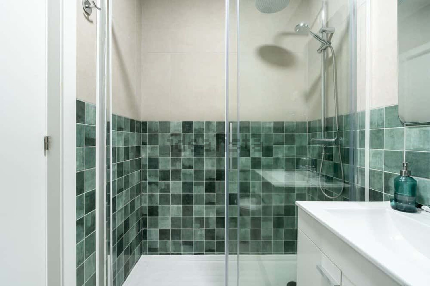 出租房间在Rua da Emenda, 111 - 卫生间