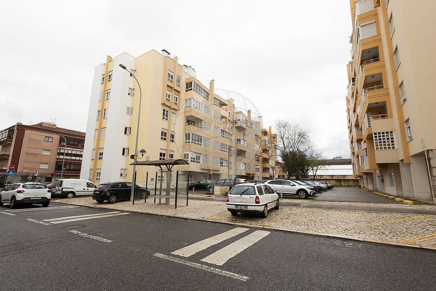 出租公寓 t2在Praceta Libânia do Carmo Galvão