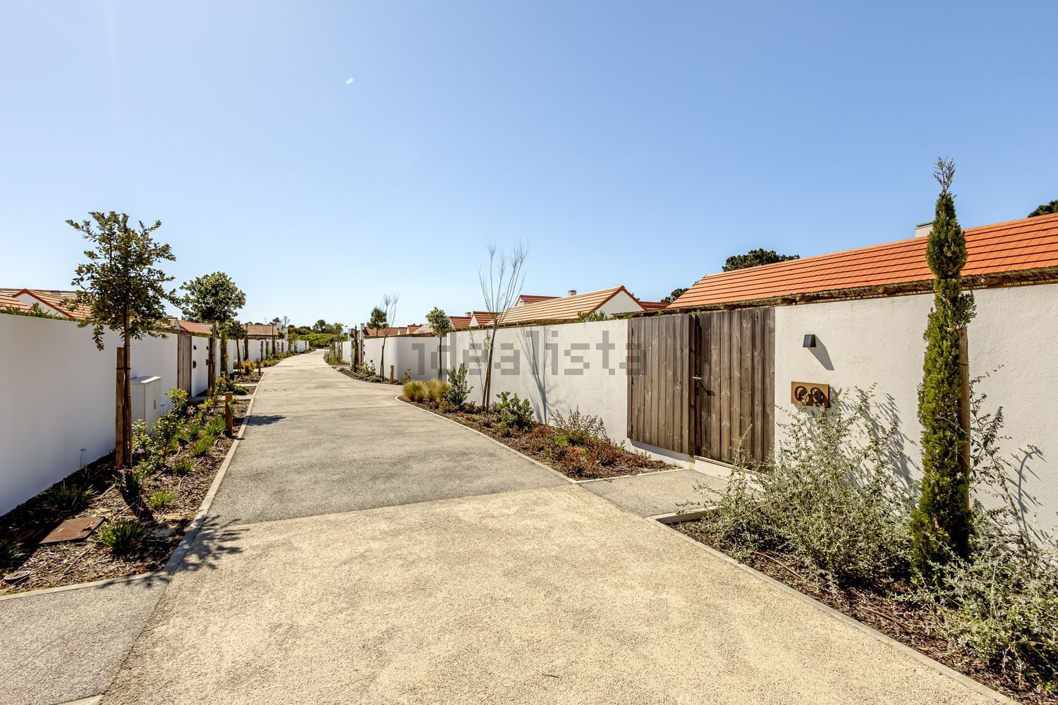 小楼房或独栋别墅出售在Rua das Cegonhas - 外立面