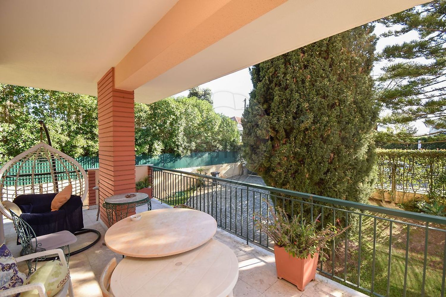 小楼房或独栋别墅出售在Rua da Quinta das Palmeiras - 阳台