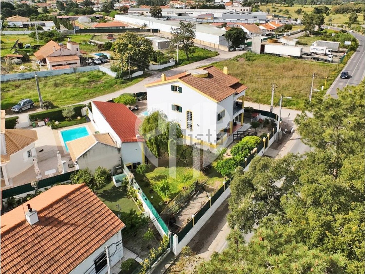 小楼房或独栋别墅出售Cm1029 - 外立面