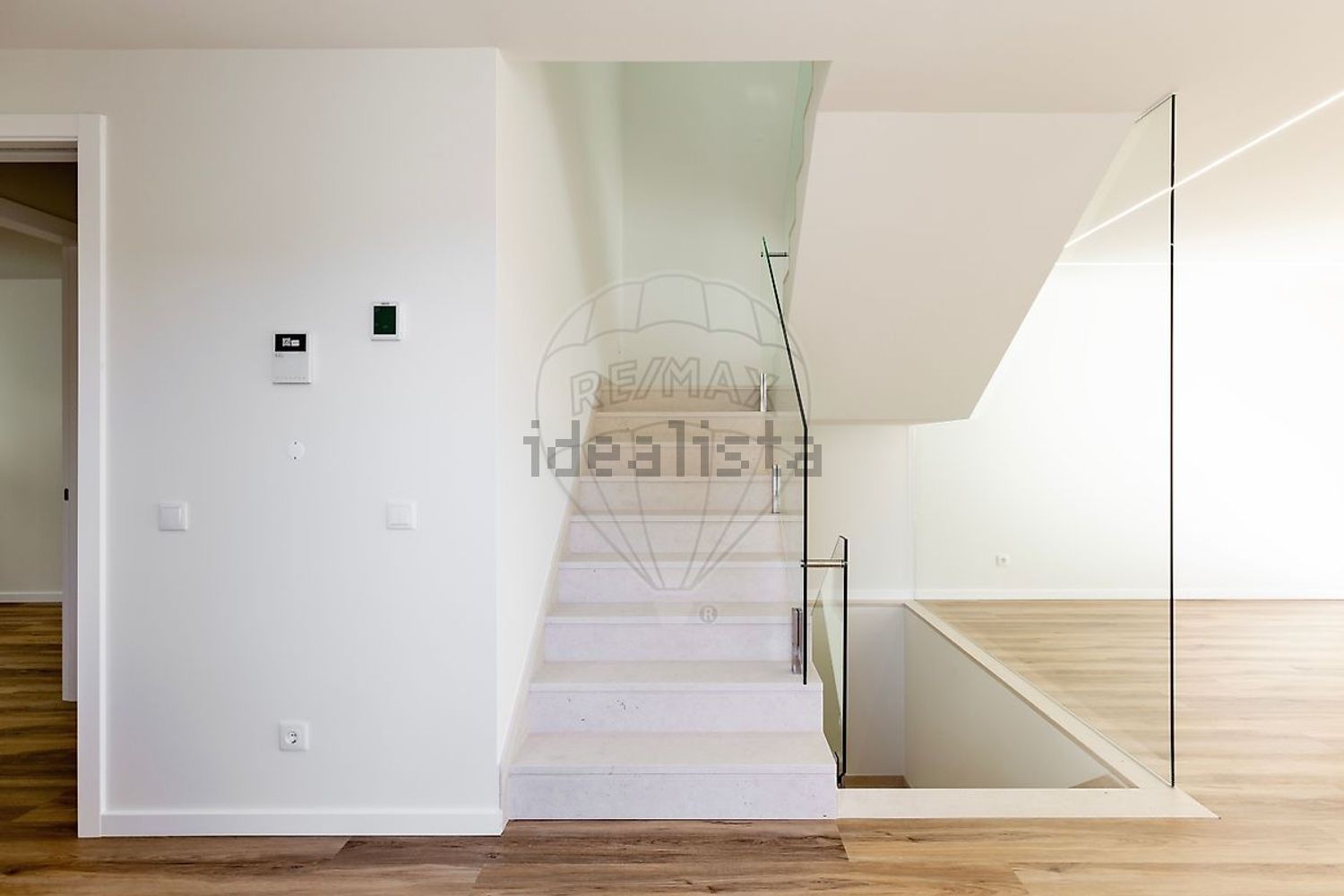 小楼房或独栋别墅出售在Rua Douro - 详情