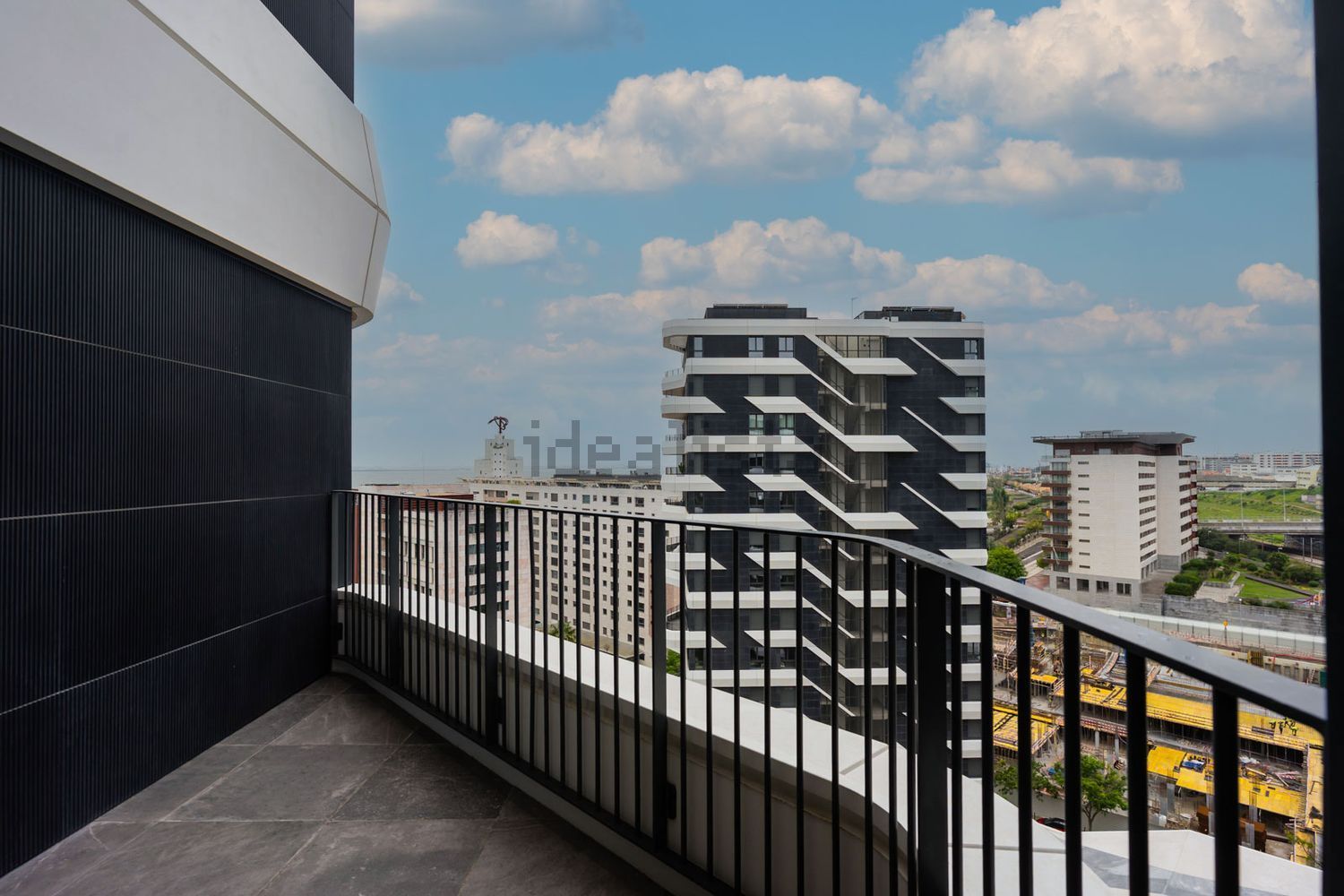 出租公寓 t1在Rua Mário Botas - 露台