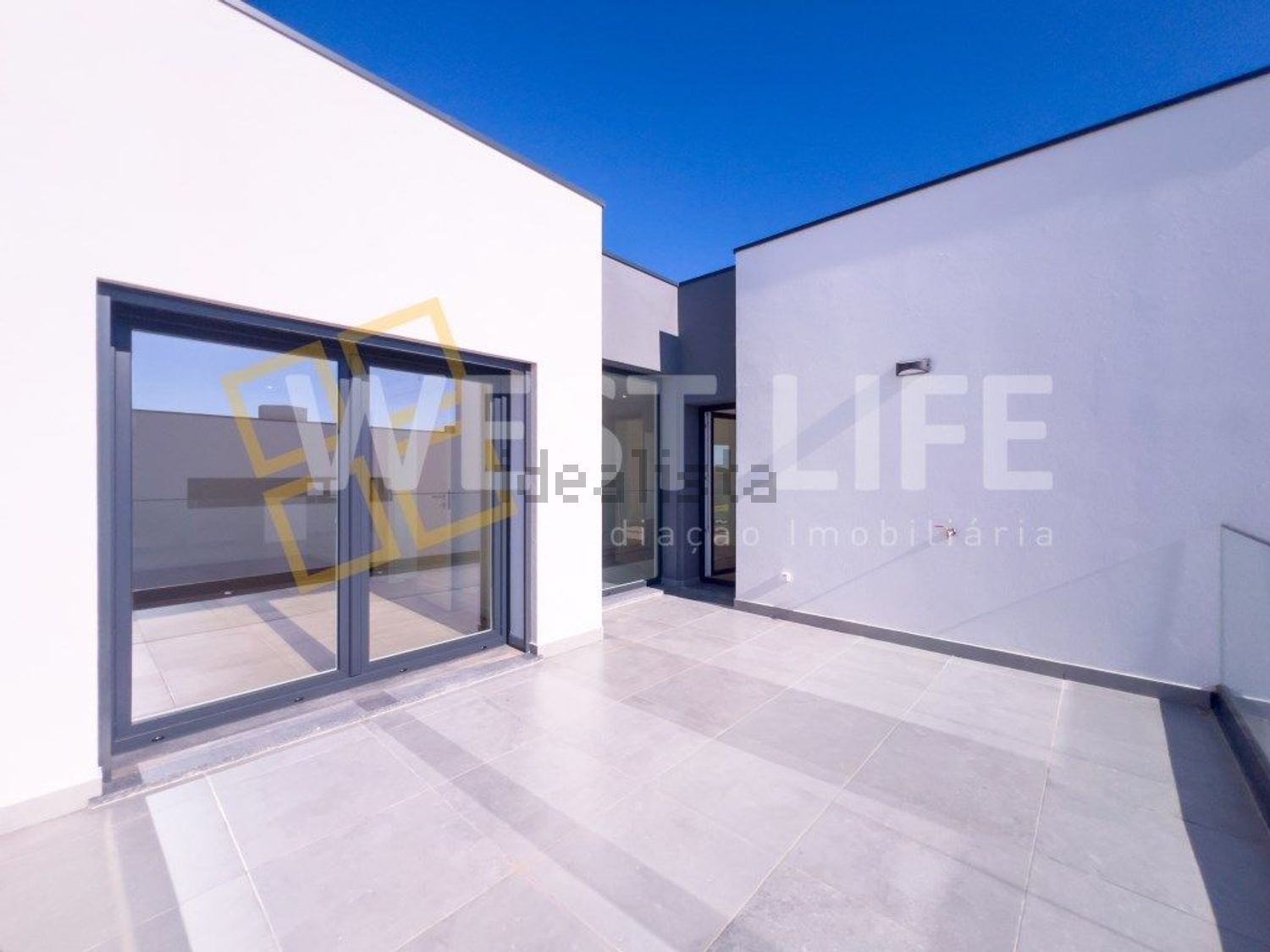 小楼房或独栋别墅出售在São Pedro da Cadeira - 照片