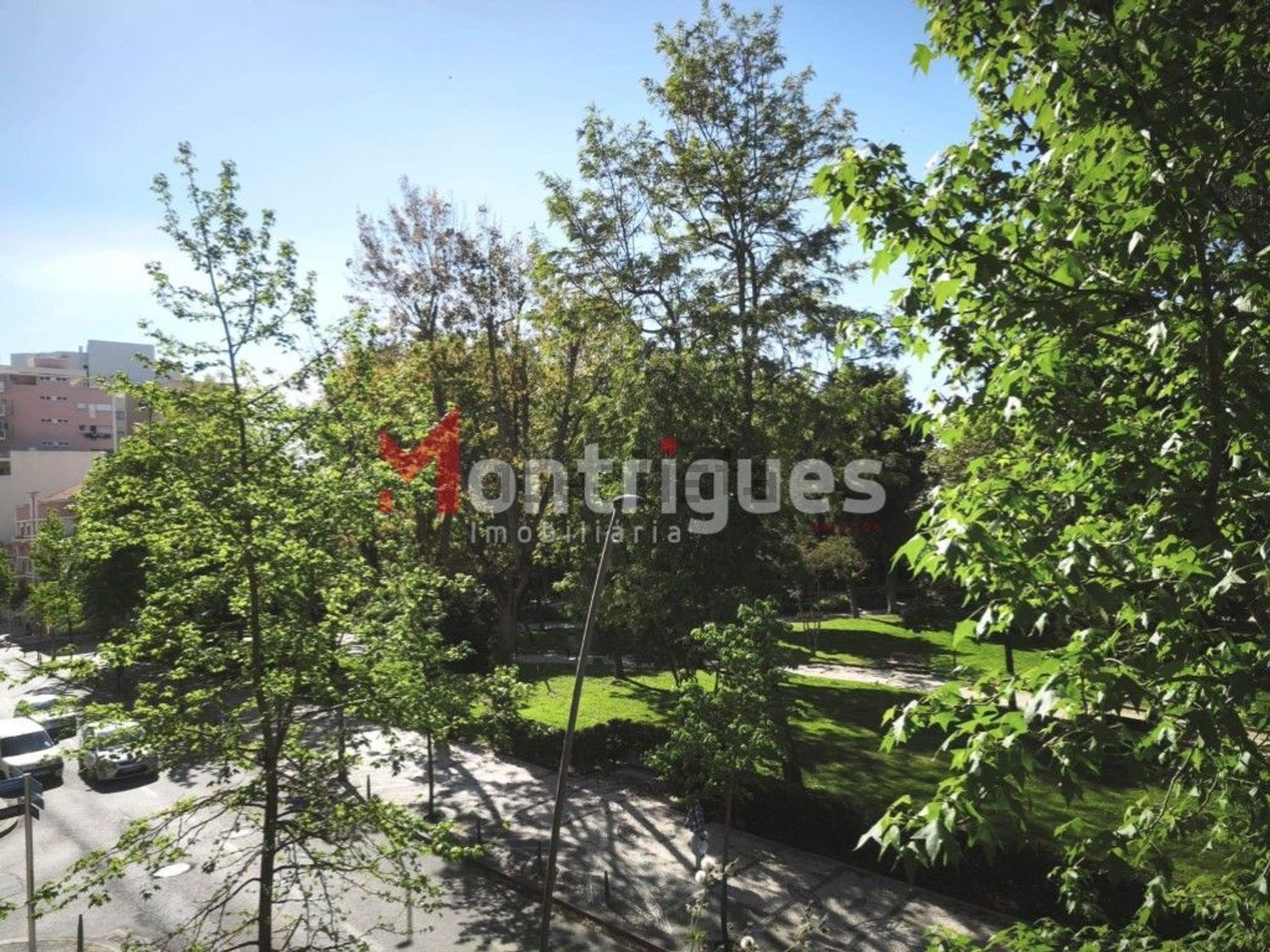 公寓 t4出售在Avenida Alfredo da Silva - 花园