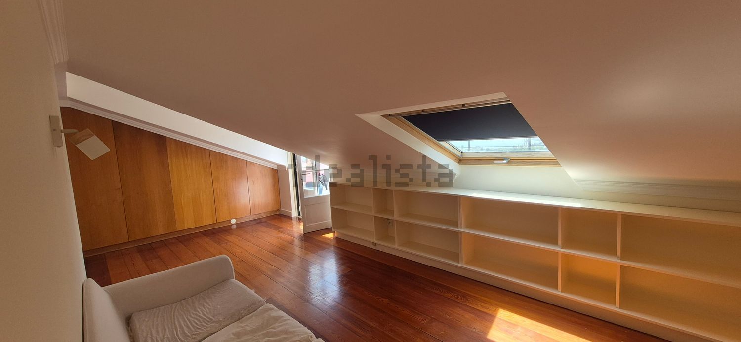 出租顶层公寓在Rua Ribeiro Sanches - 客厅