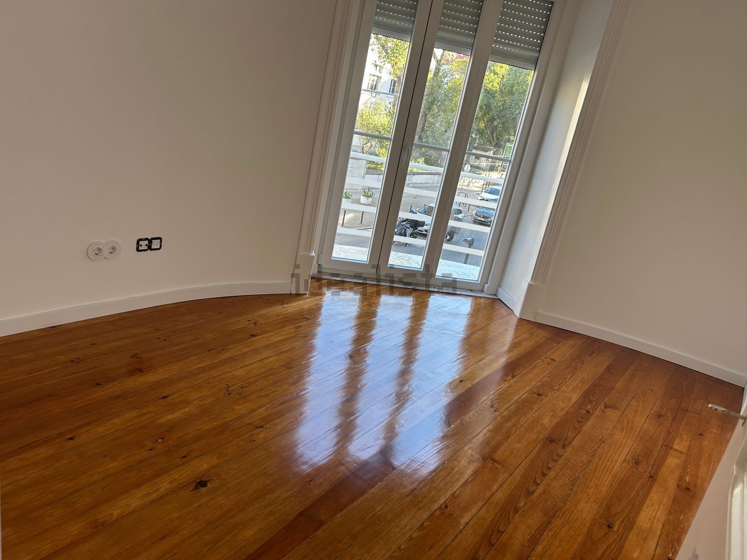 公寓 t3出售在Avenida General Roçadas, 105 - 居住