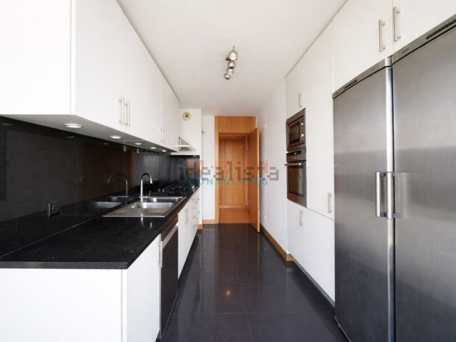 公寓 t4出售在Rua Gaivotas em Terra - 厨房