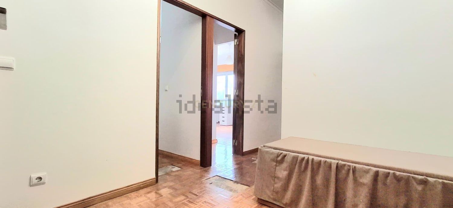 公寓 t3出售在Rua Tomás Alcaide, 100 - 过道