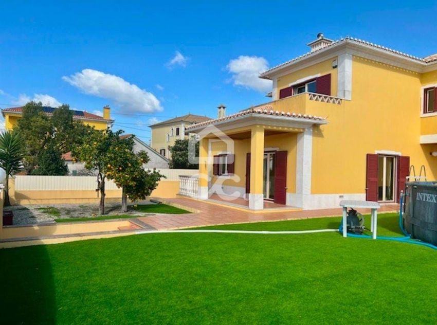 小楼房或独栋别墅出售在Milharado