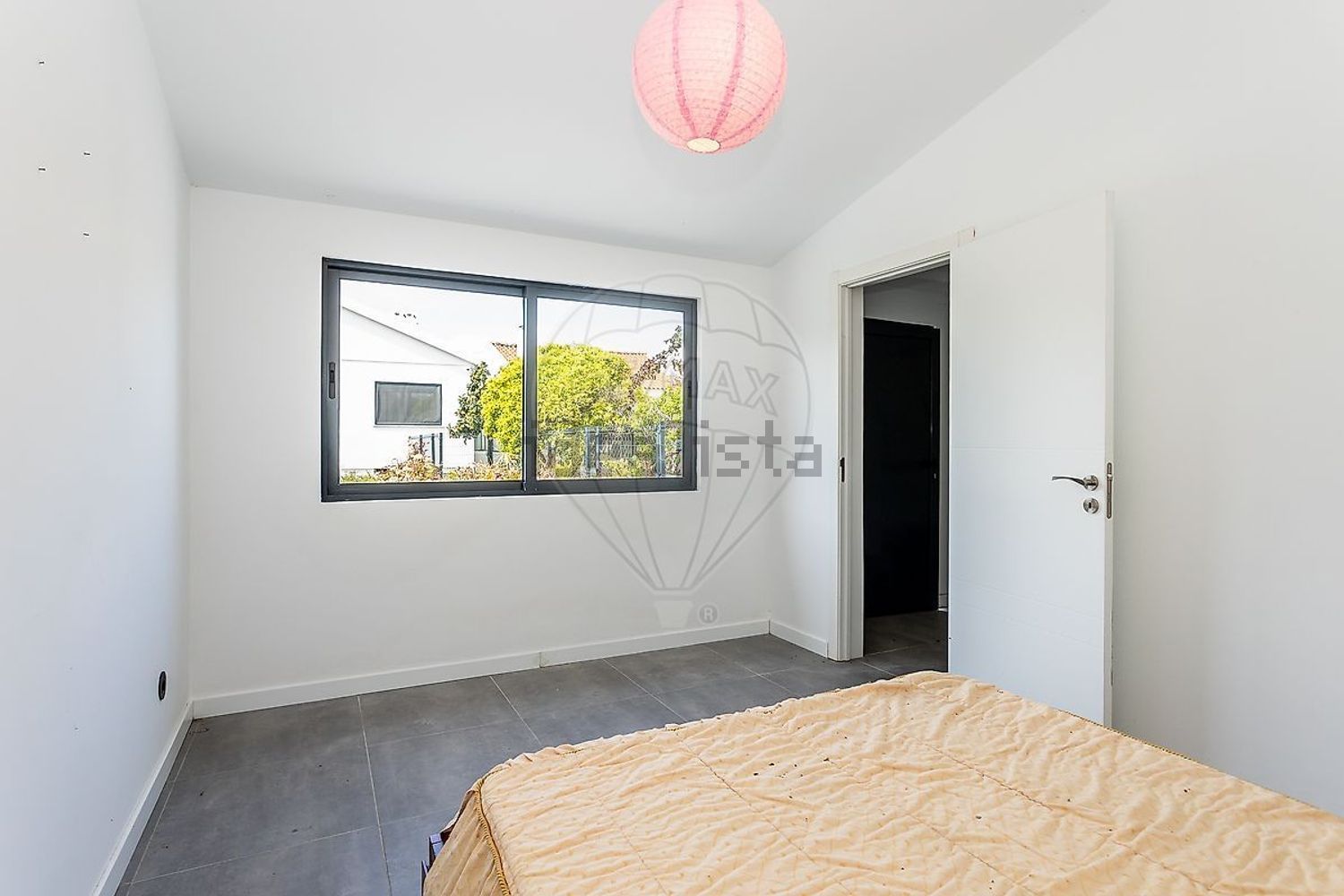 小楼房或独栋别墅出售在Rua Central - 卧室