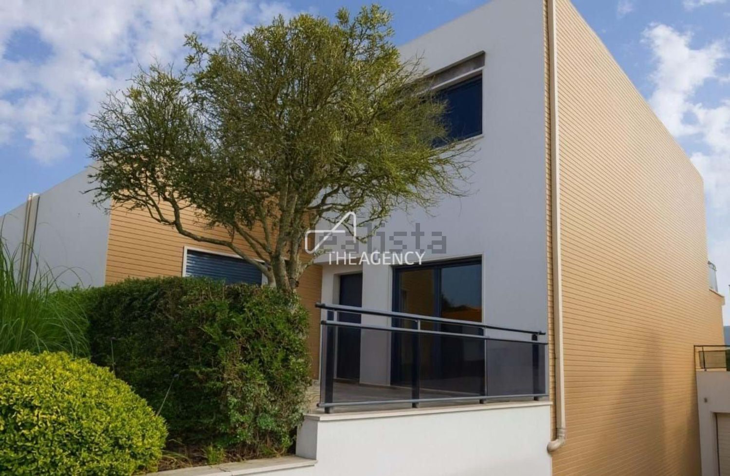 小楼房或别墅出售在São João das Lampas e Terrugem - 外立面