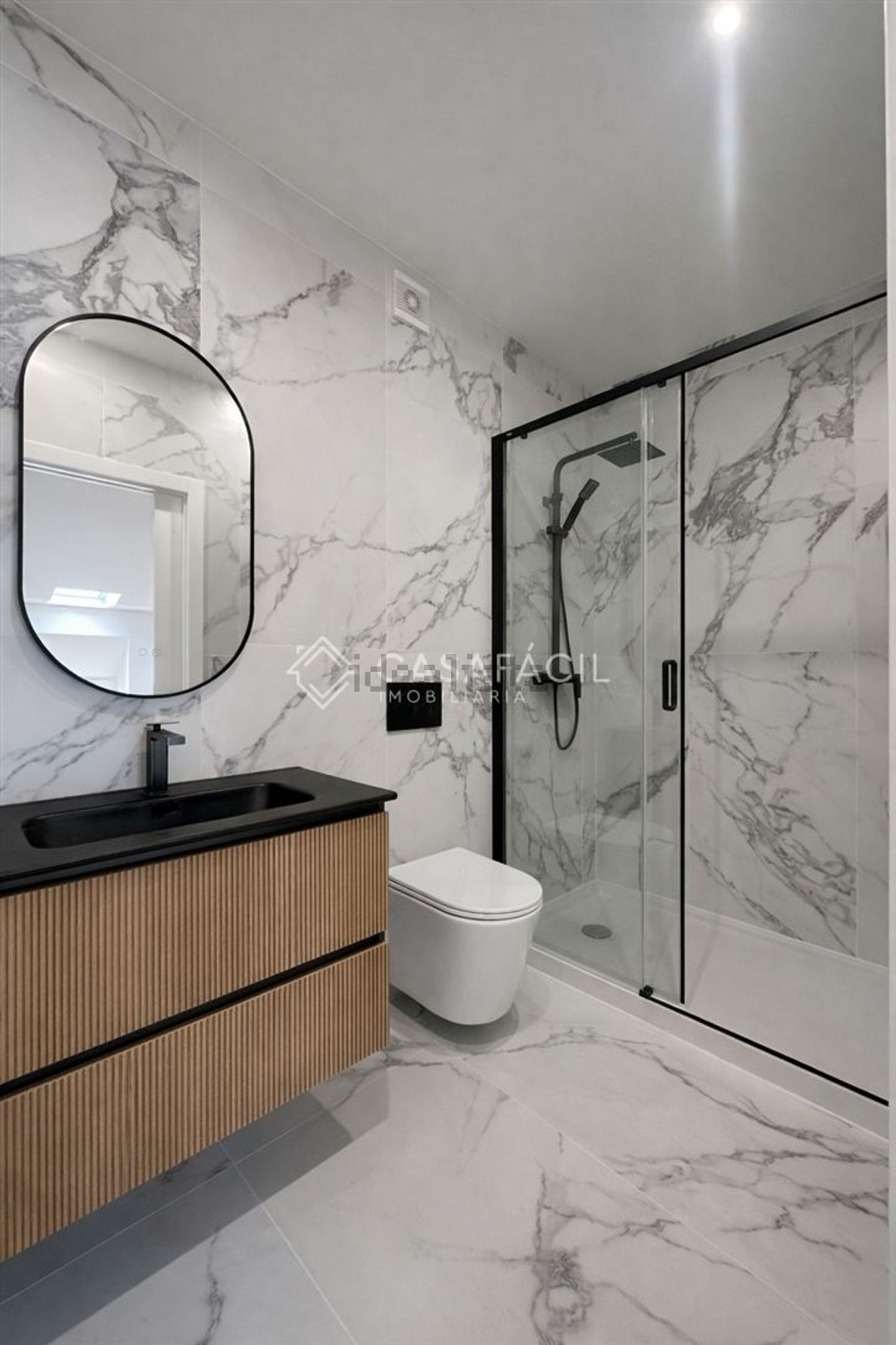 出租公寓 t2在Rua da Cadeia Velha, 20 - 卫生间