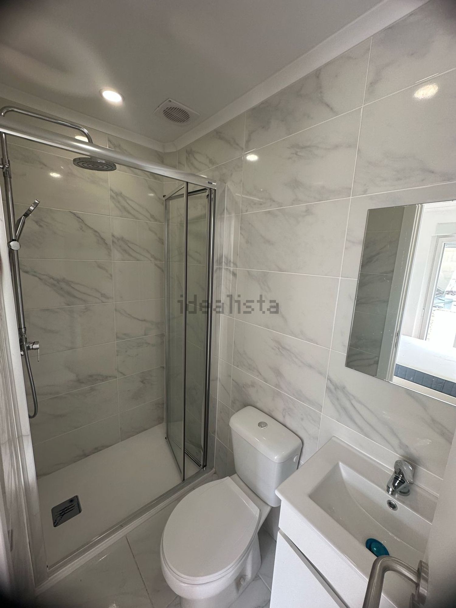 出租房间在Rua Florbela Espanca, 11 - 卫生间