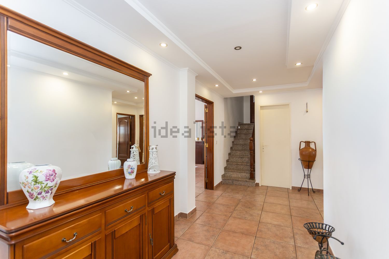 双拼别墅出售Quinta do castelo do Outeiro .- Rua 1º Maio - 过道