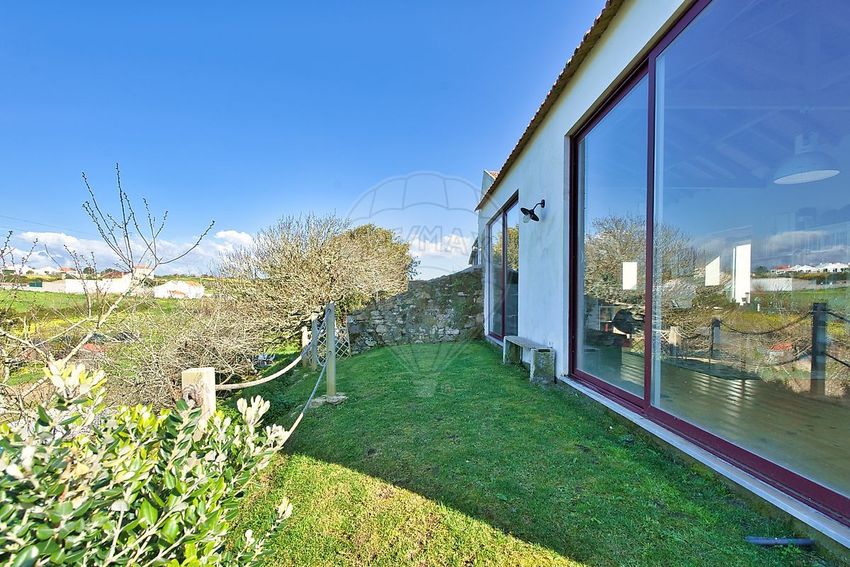 小楼房或独栋别墅出售在Rua da Liberdade