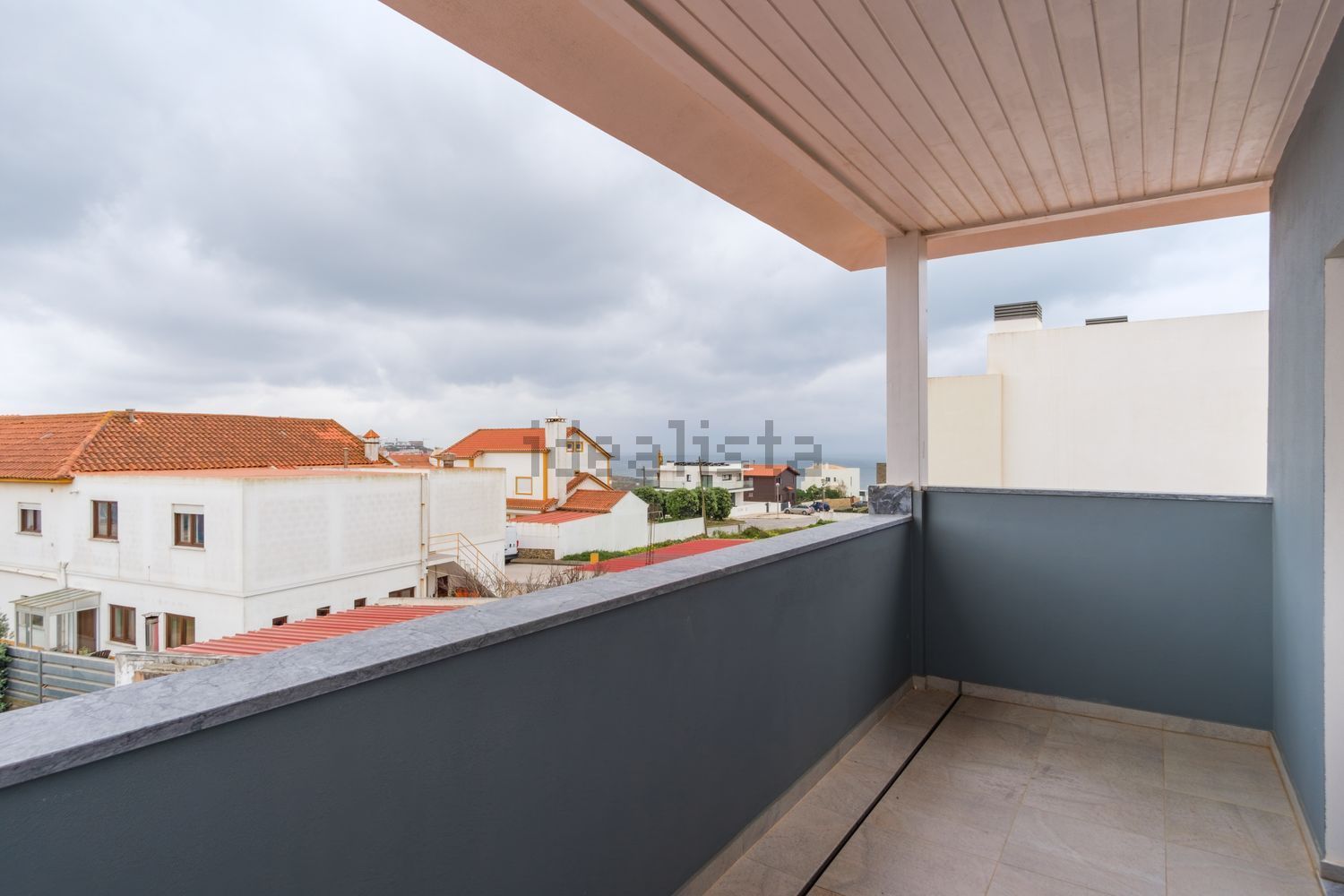 小楼房或独栋别墅出售在Travessa do Mar - 阳台