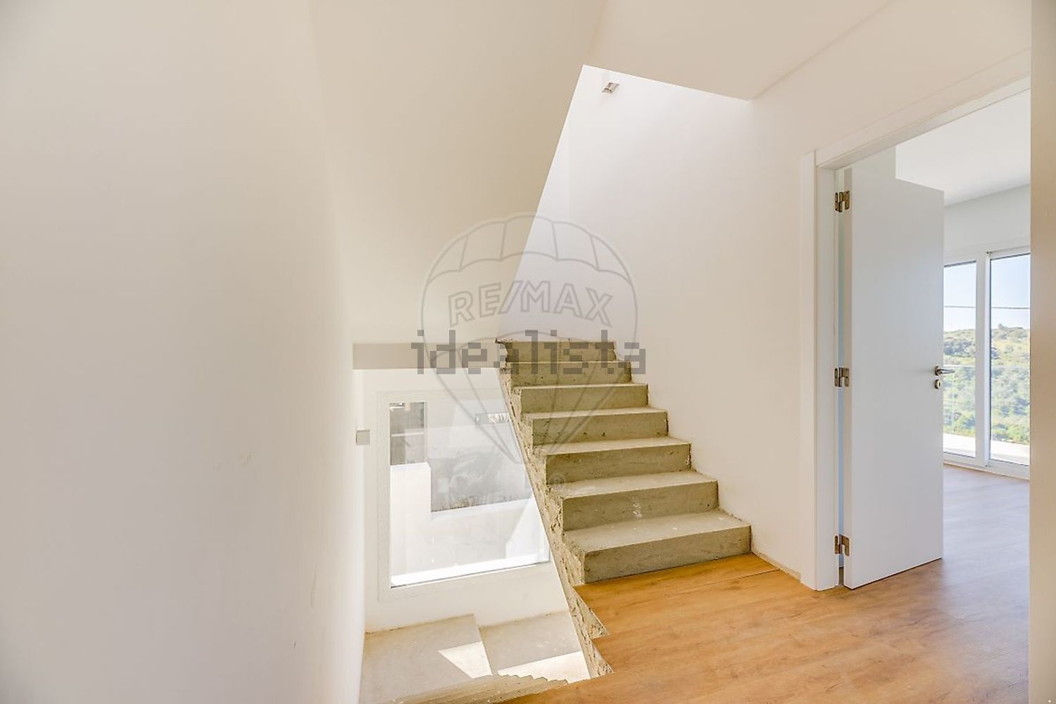 小楼房或独栋别墅出售在Rua da Cruzinha - 详情