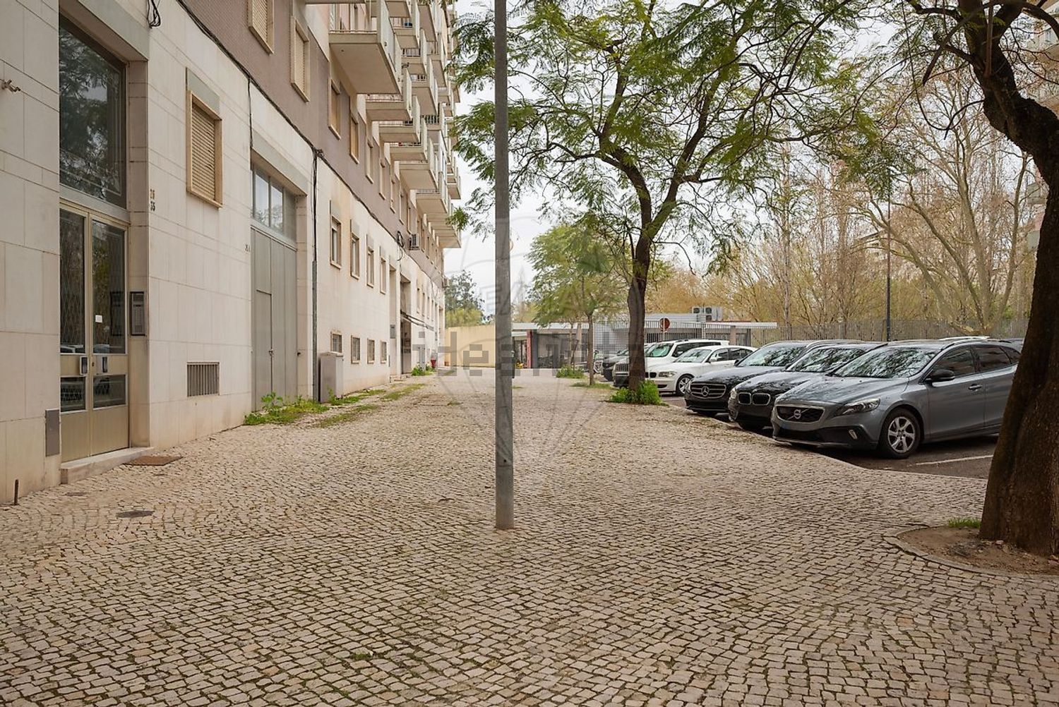 公寓 t2出售在Rua Luís Pastor de Macedo - 视线