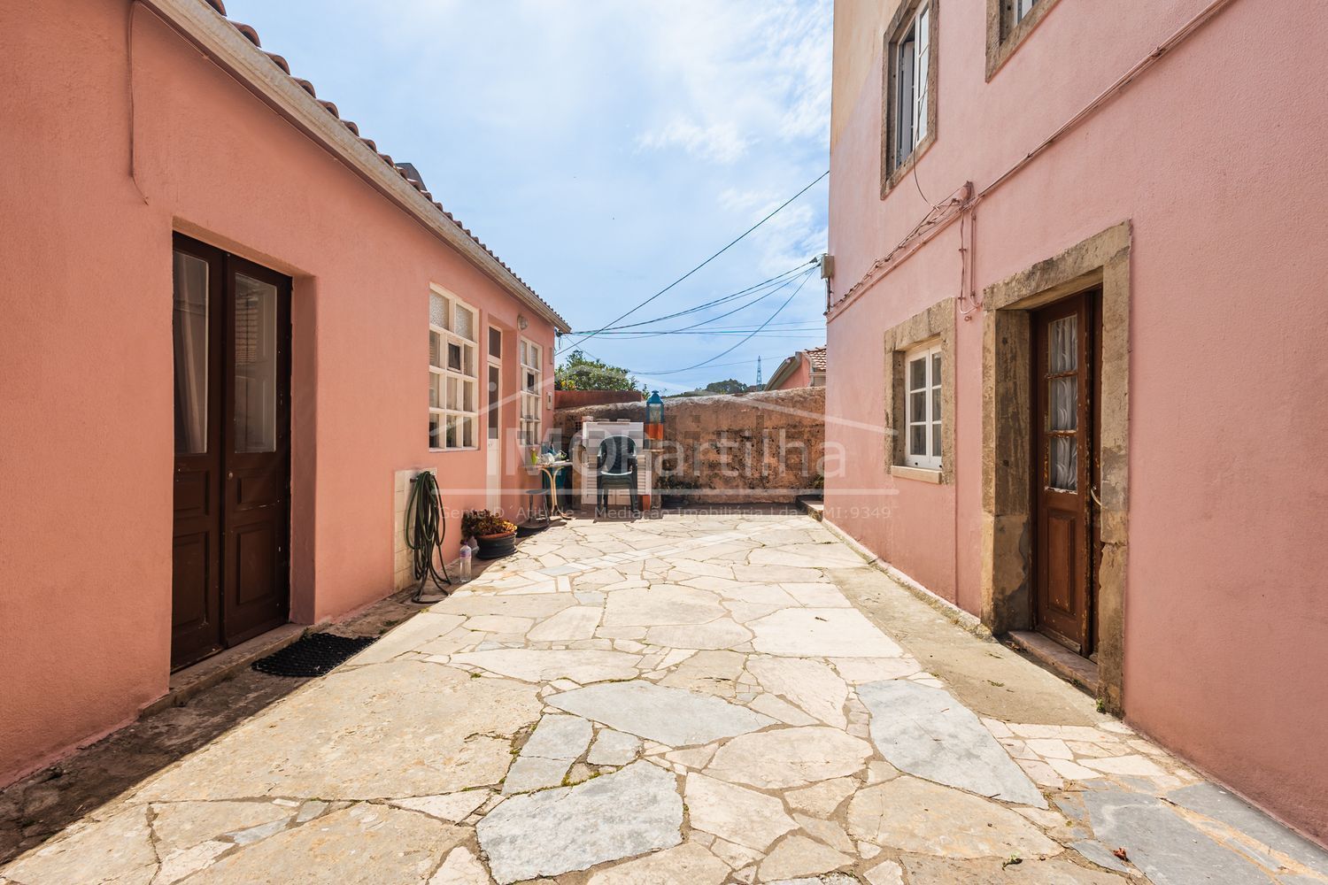 小楼房或独栋别墅出售在Rua Serpa Pinto s/n - 外立面