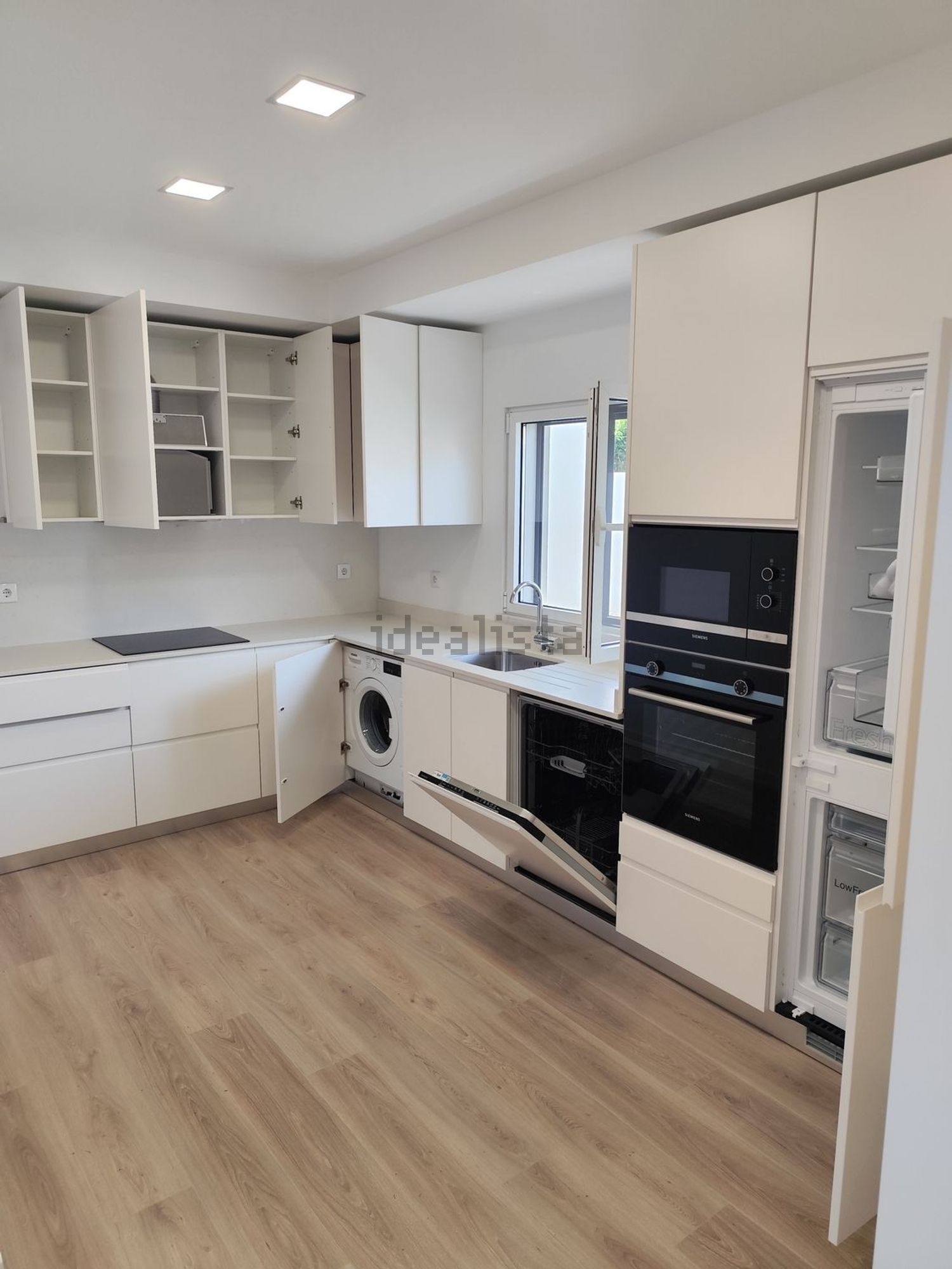 出租小楼房或独栋别墅在Praceta Santa Rita de Cássia - 厨房