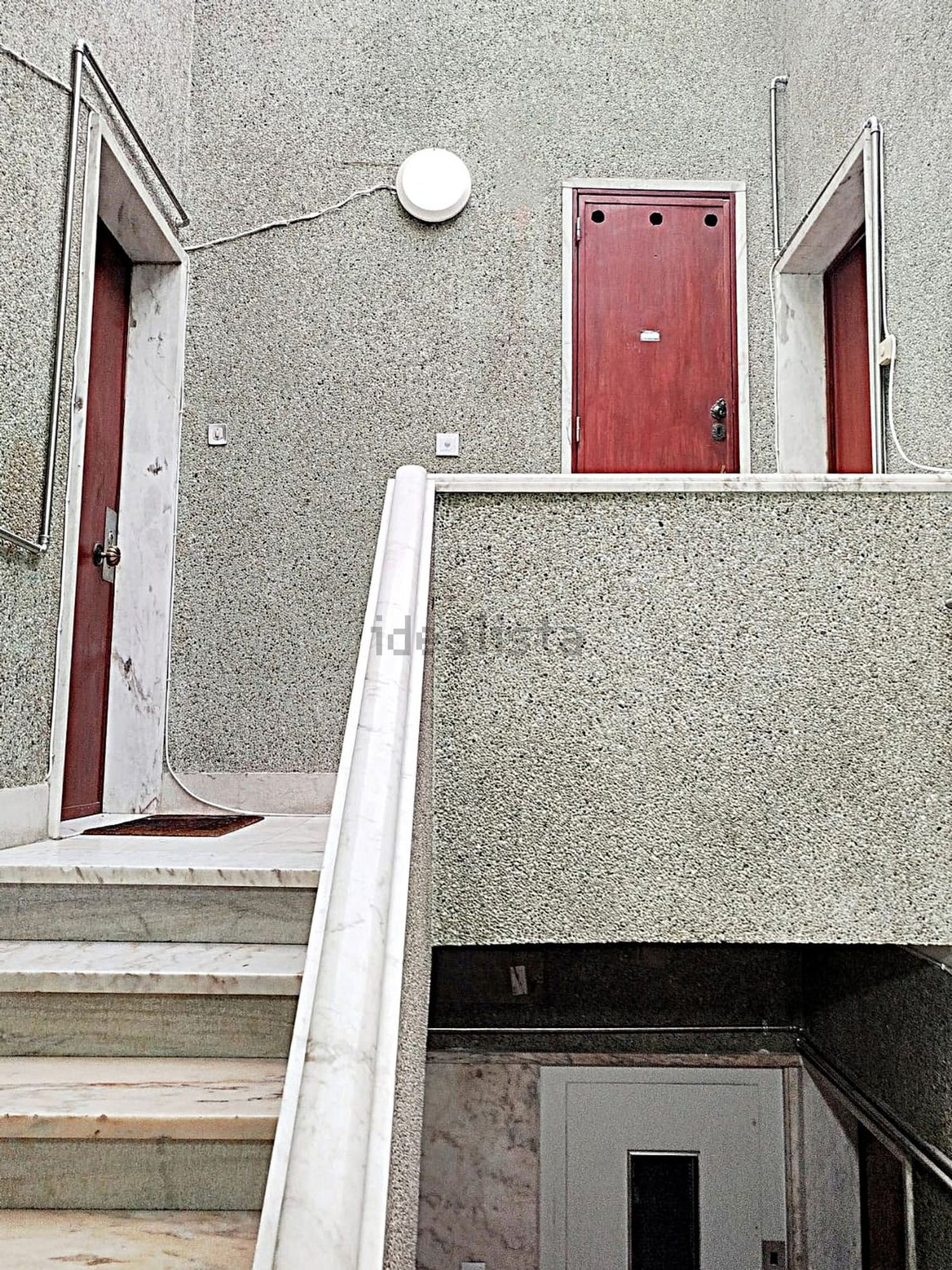 出租t0（单人公寓）在Rua Coronel Ferreira do Amaral, 9 - 楼梯