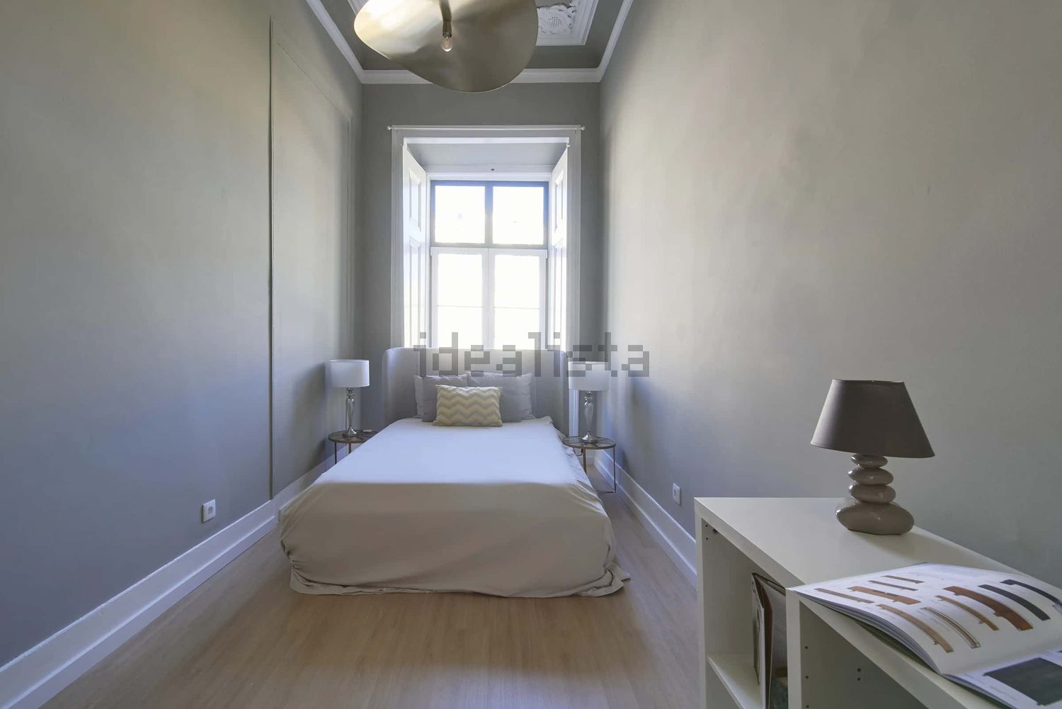 出租房间在Largo Vitorino Damásio, 2 - 卧室