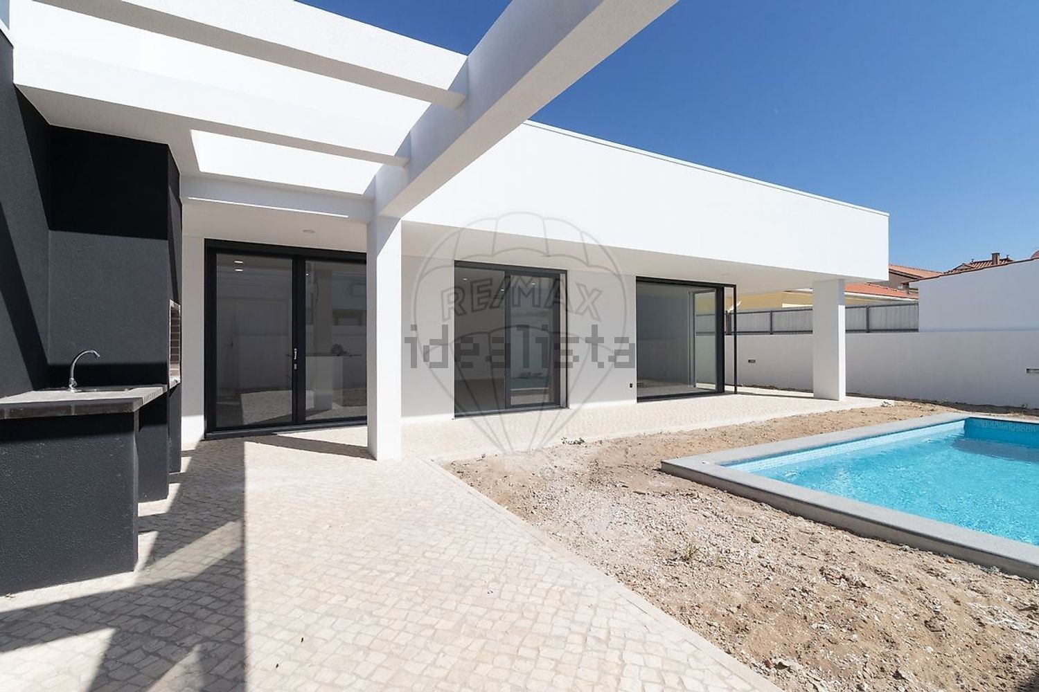 小楼房或独栋别墅出售在Rua Aquilino Ribeiro - 游泳池