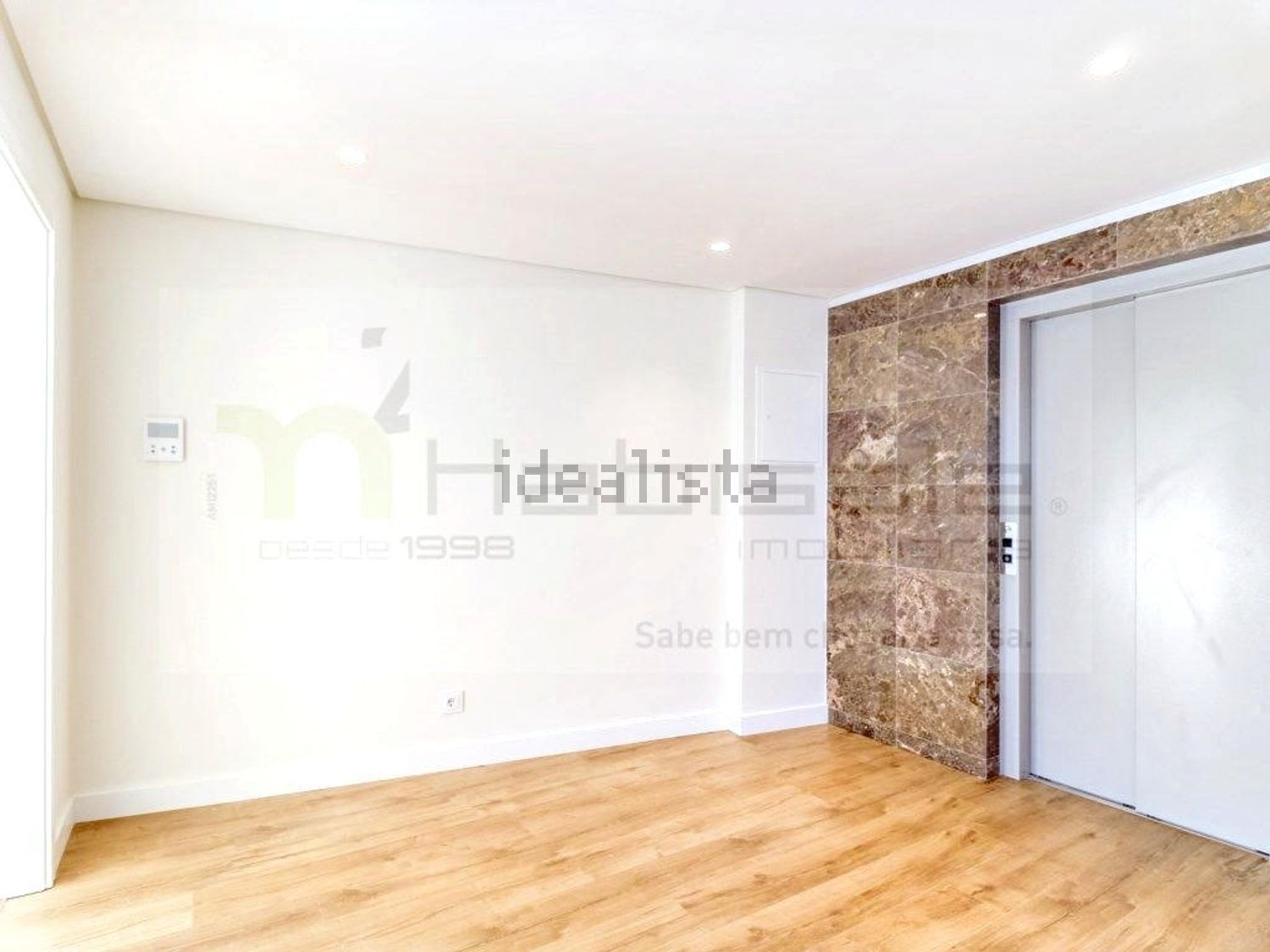 公寓 t4出售在Rua Almirante Gago Coutinho, 58 a - 居住