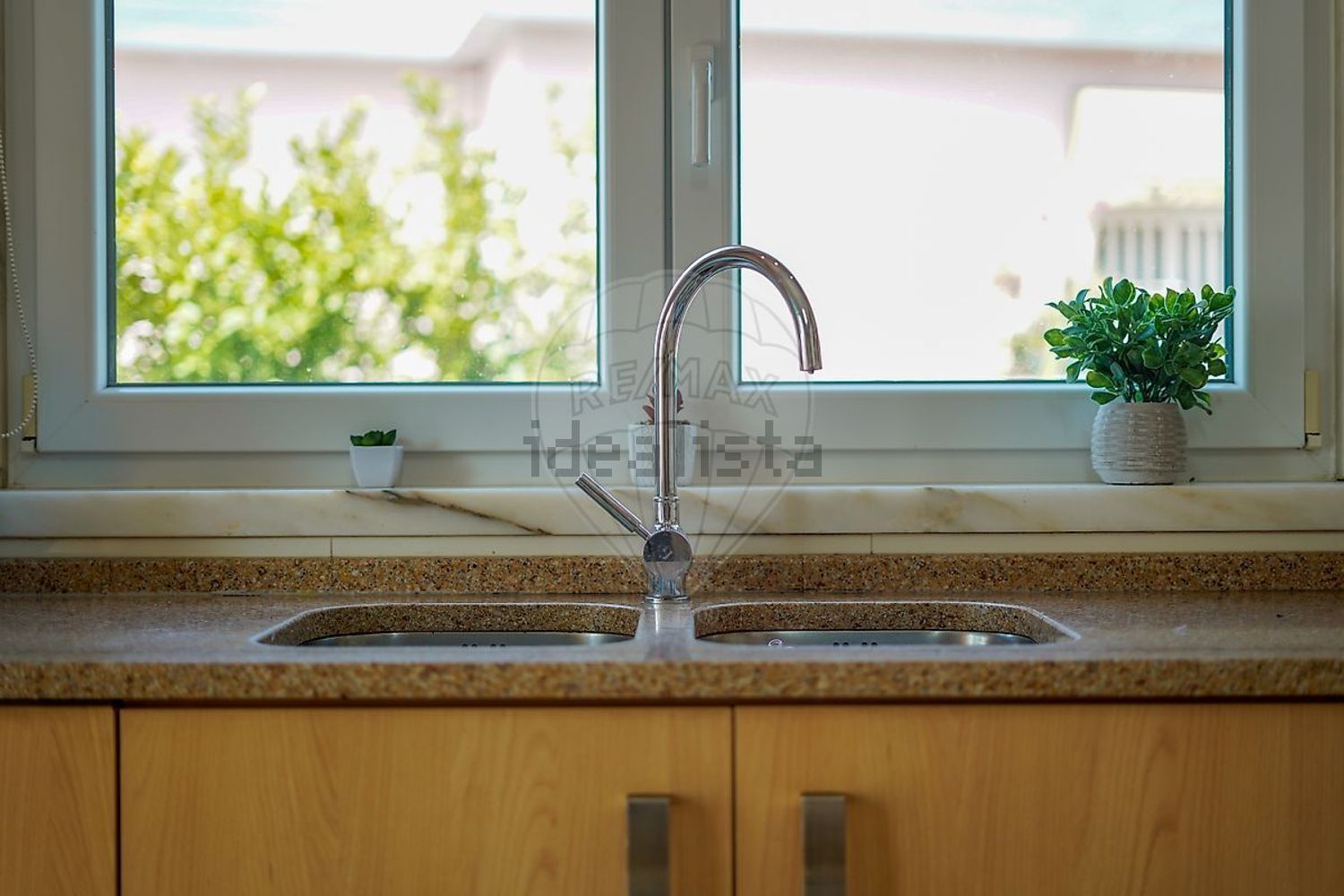 小楼房或独栋别墅出售在Rua Juncal - 照片