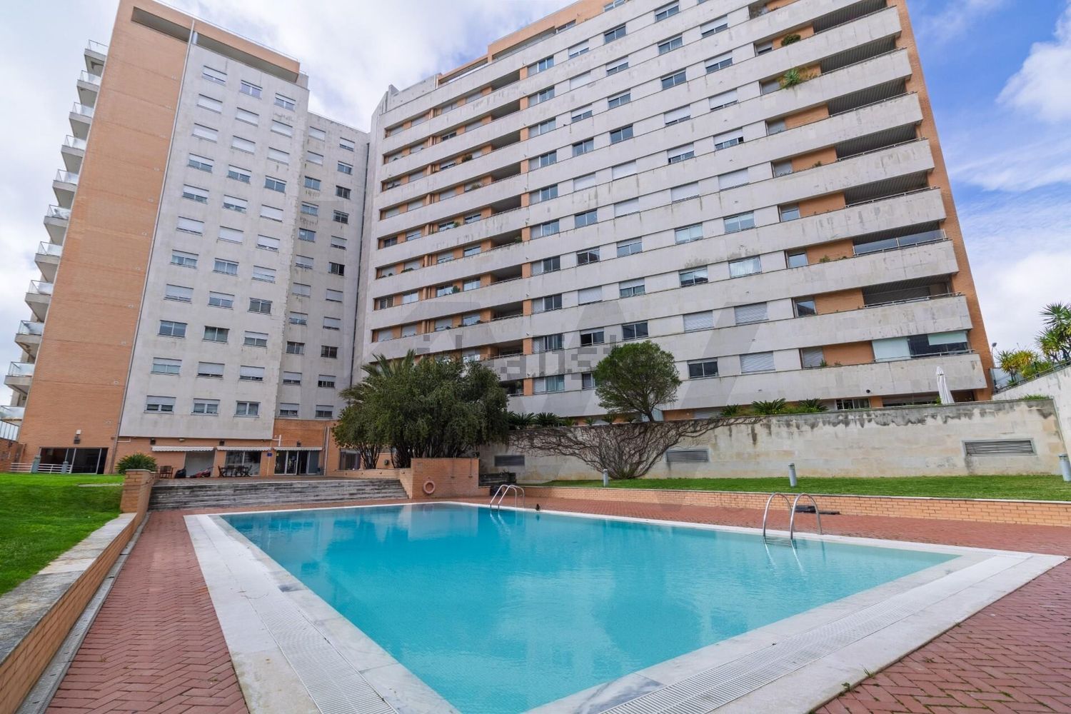 公寓 t3出售在Santa Clara - 游泳池