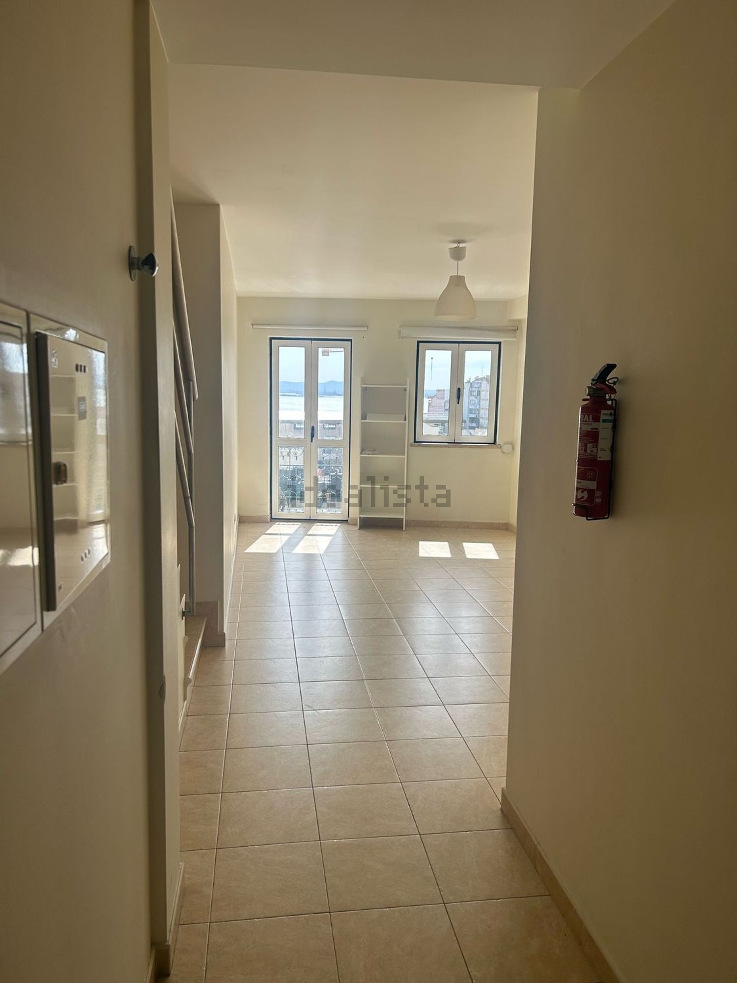 出租复式公寓在Rua da Bela Vista à Graça, 34 - 客厅