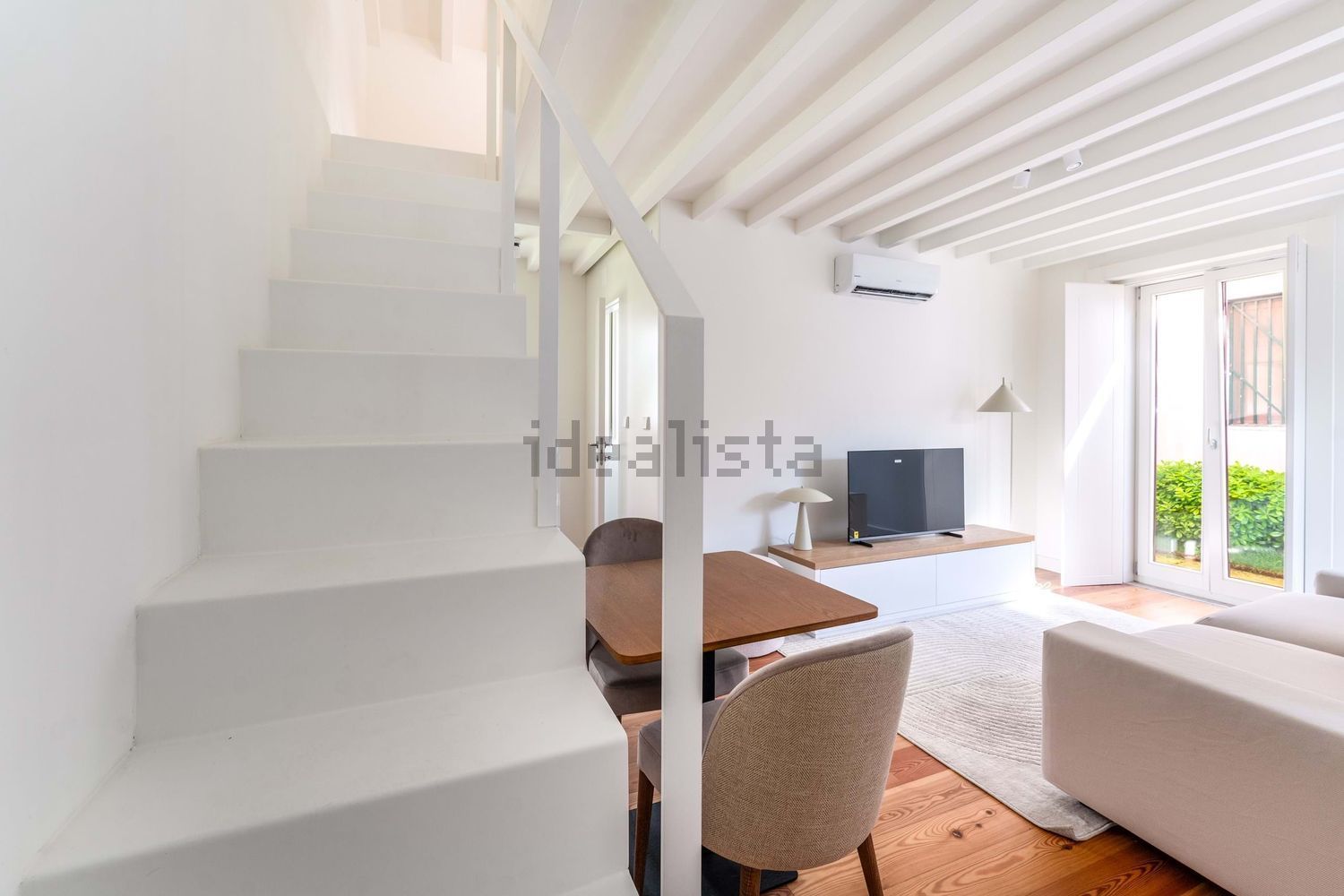 复式公寓出售在Largo das Olarias, 24 - 楼梯