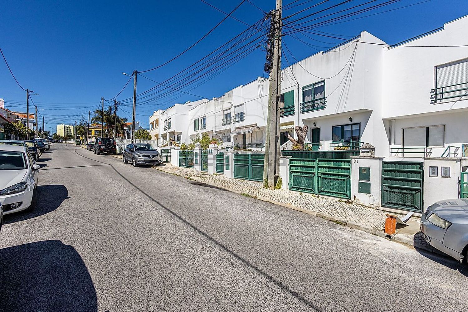 小楼房或独栋别墅出售在Estrada Sem Nome, 27 e 29 - 视线