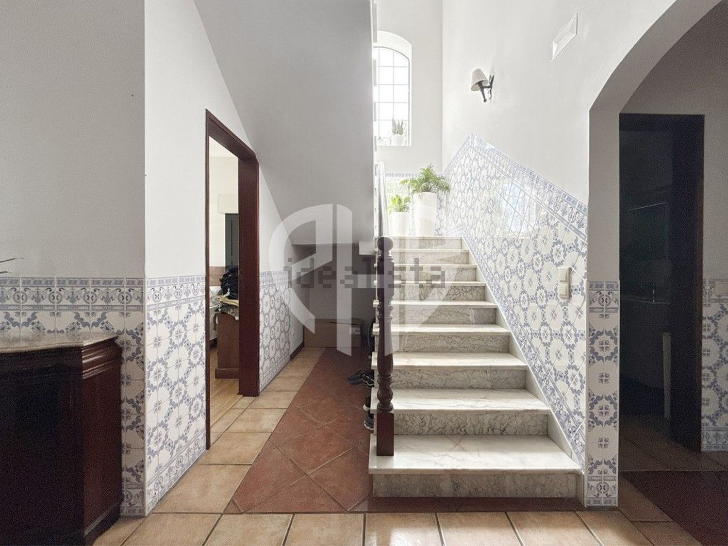 小楼房或独栋别墅出售Cm1029 - 详情